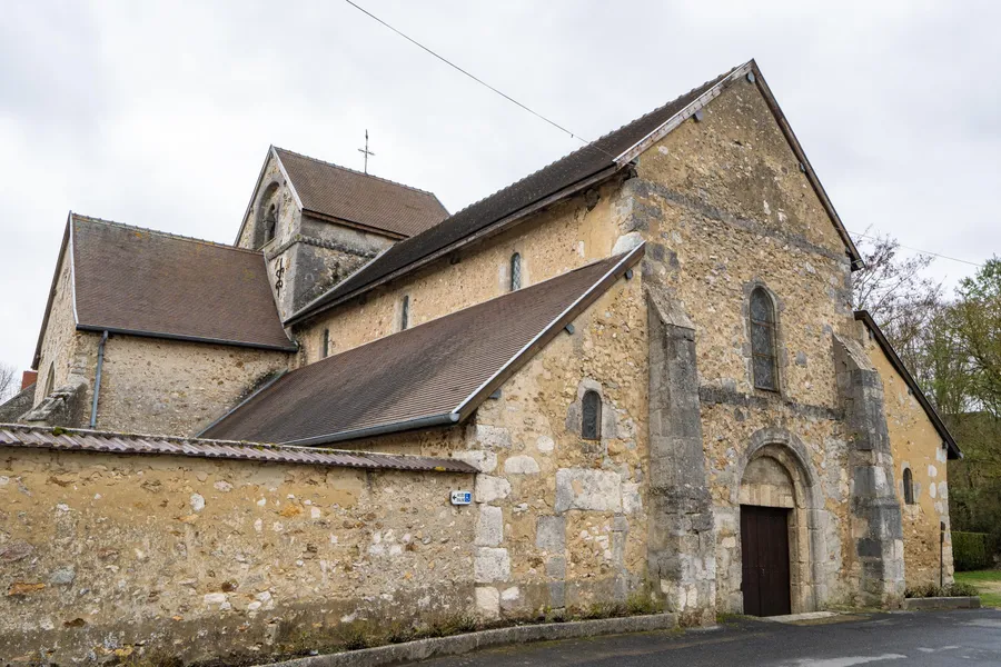 Image du carousel qui illustre: Visitez une église romane et ses peintures murales à Mancy