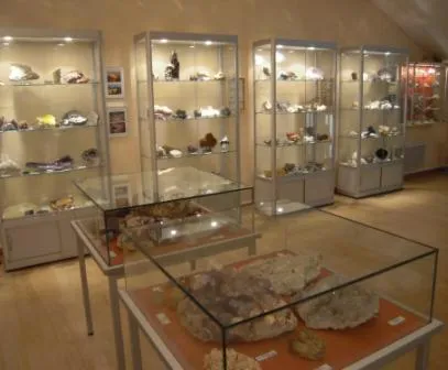 Image du carousel qui illustre: Musée Des Roches Cristallines Et Des Outils De La Vigne à Puymirol