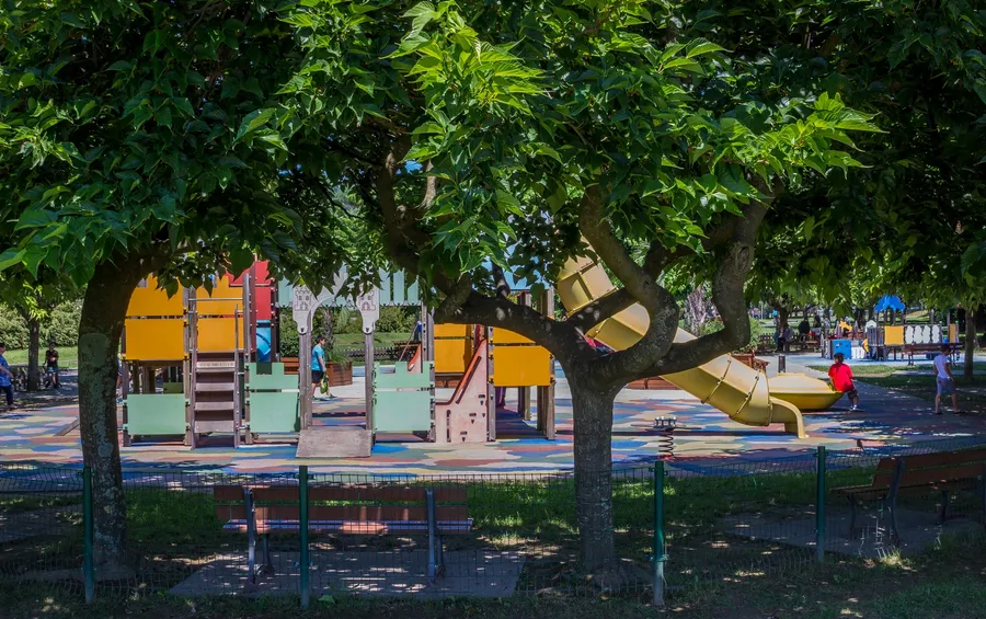 Image du carousel qui illustre: Aire de jeux Belcénia à Hendaye
