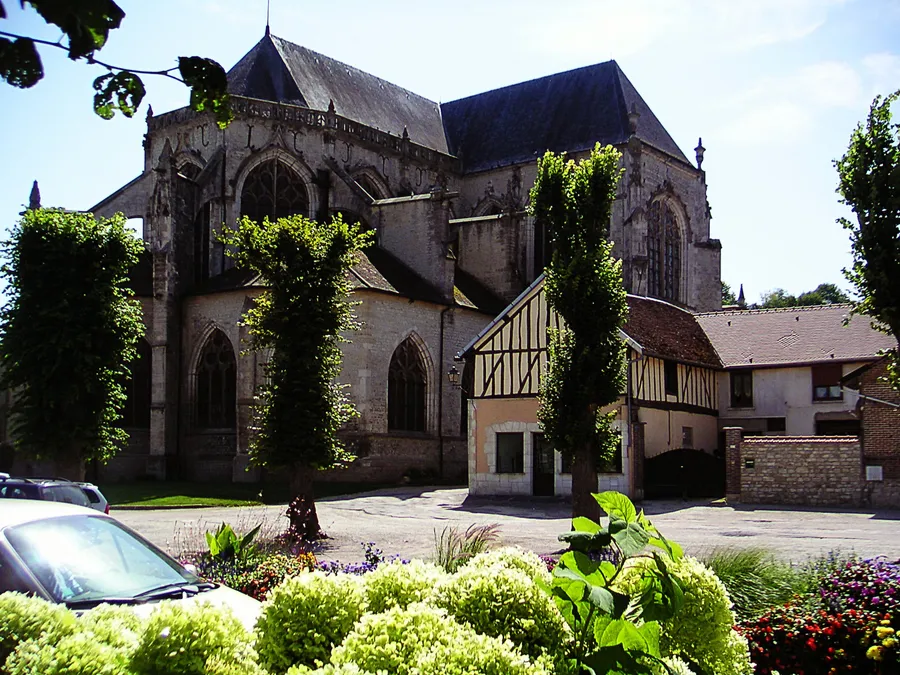 Image du carousel qui illustre: Eglise Saint-Etienne à Bar-sur-Seine