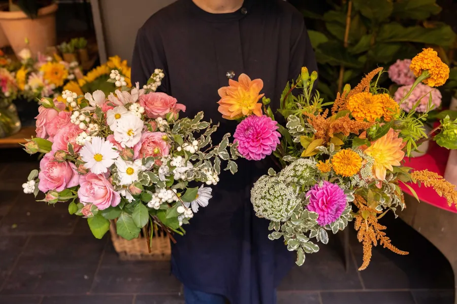 Image du carousel qui illustre: Composez votre bouquet de fleurs fraîches à Paris