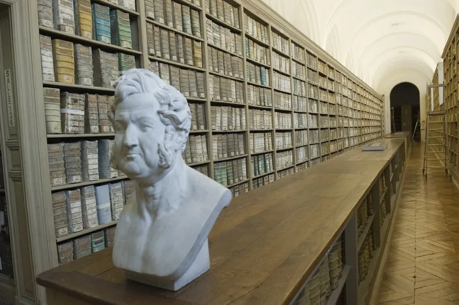 Image du carousel qui illustre: Visite des grands dépôts des archives nationales à Paris
