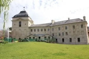 Image du carousel qui illustre: Visite libre du Pavillon Jacques de Manse à Chantilly