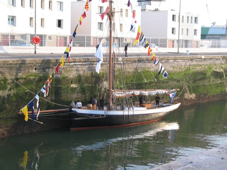 Image du carousel qui illustre: Visite guidée du bateau à Le Havre