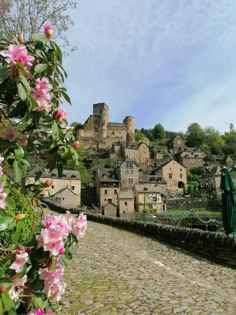 Image du carousel qui illustre: Découvrez l'un des  Plus Beaux Villages de France  grâce à une visite audioguidée à Belcastel