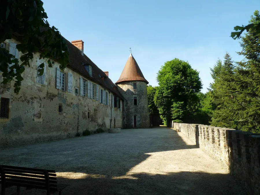 Image du carousel qui illustre: Château De Peyras à Terres-de-Haute-Charente