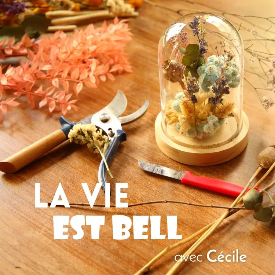 Image du carousel qui illustre: Réalisez votre cloche de fleurs séchées à Lyon