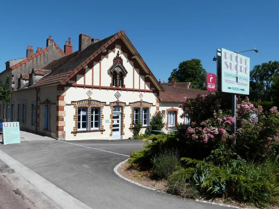 Image du carousel qui illustre: Découverte du métier de confiturier à Saint-Léger-sur-Dheune