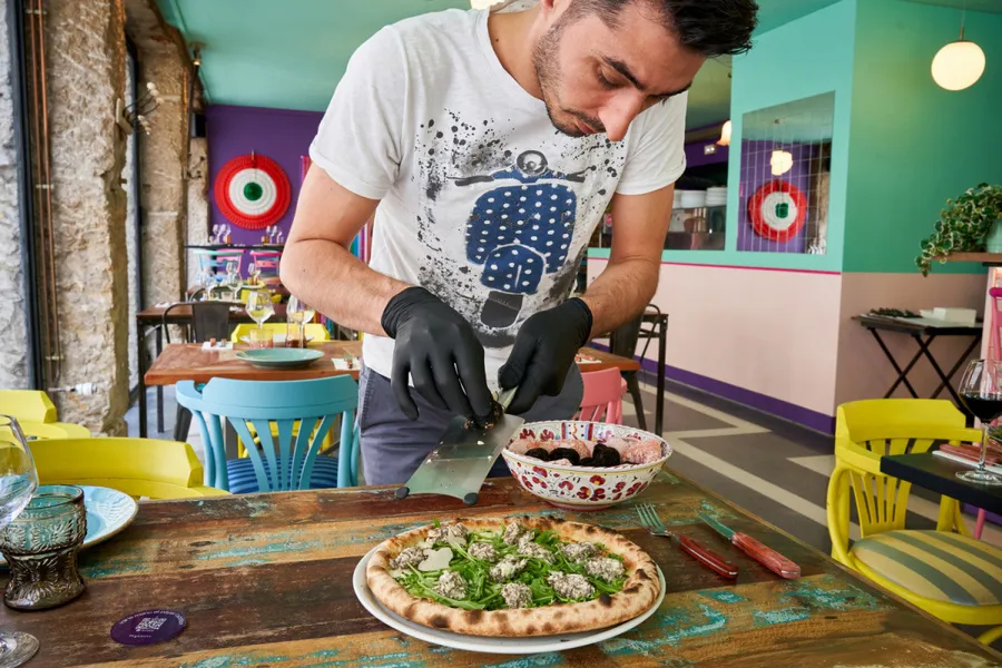 Image du carousel qui illustre: Réalisez votre pizza à Lyon