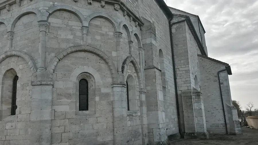 Image du carousel qui illustre: Eglise Romane De Vicherey, Une Ancienne Chapelle De Château Fort à Vicherey