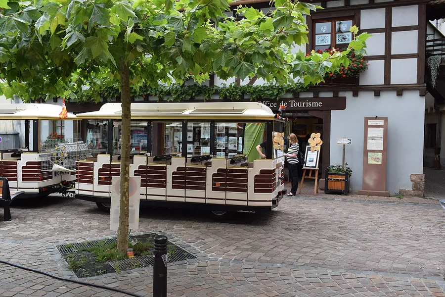 Image du carousel qui illustre: Le petit train d’Obernai  à Obernai