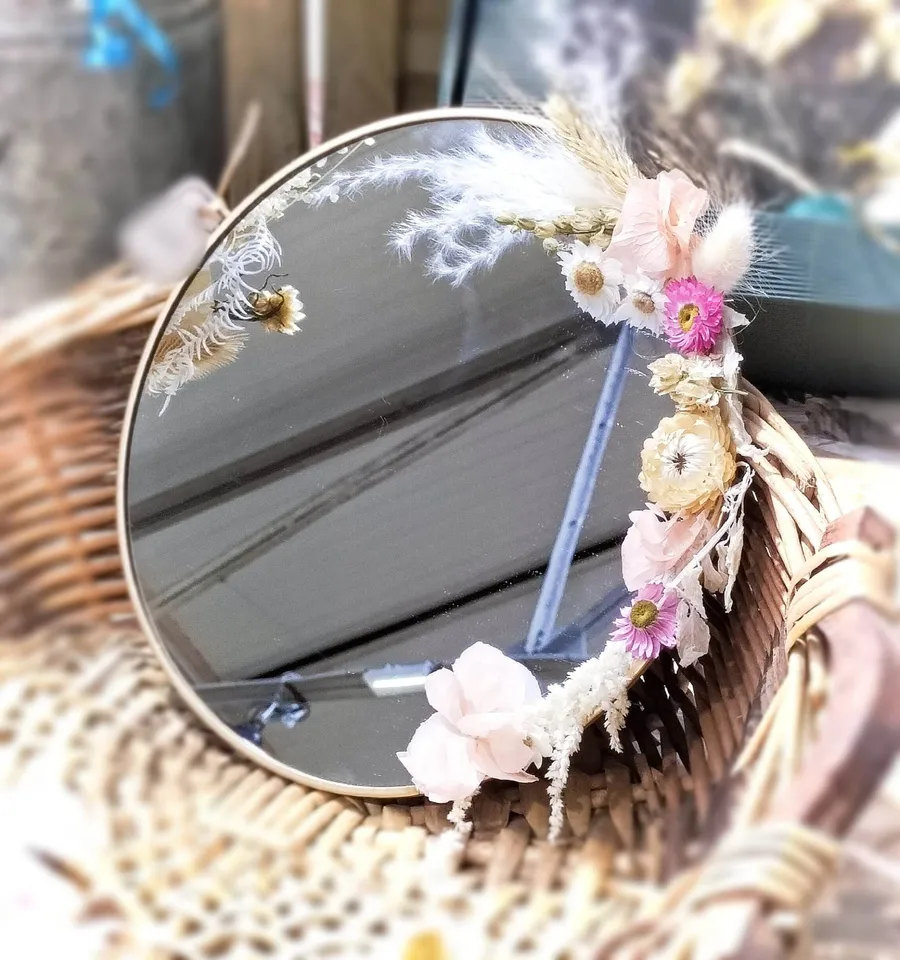 Image du carousel qui illustre: Créez votre miroir en fleurs séchées à Toul