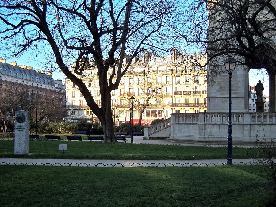 Image du carousel qui illustre: Square de la Tour Saint-Jacques à Paris