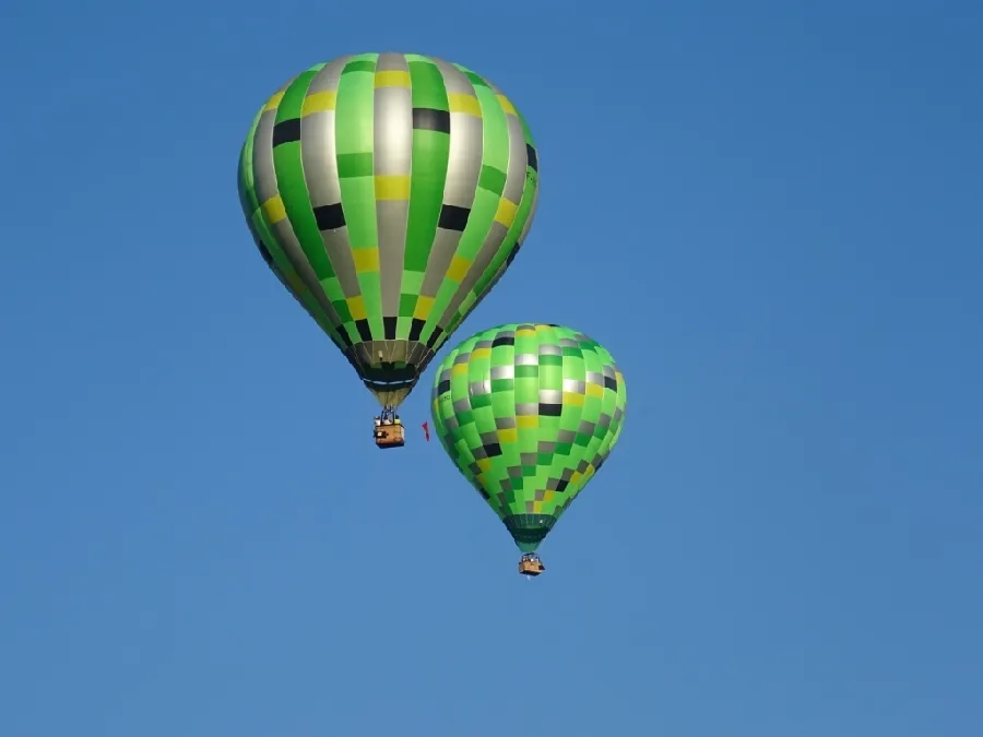 Image du carousel qui illustre: Atmosph'air Montgolfiere à Arvieu