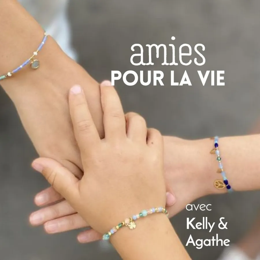 Image du carousel qui illustre: Réalise ton bracelet avec médaille gravée à Paris