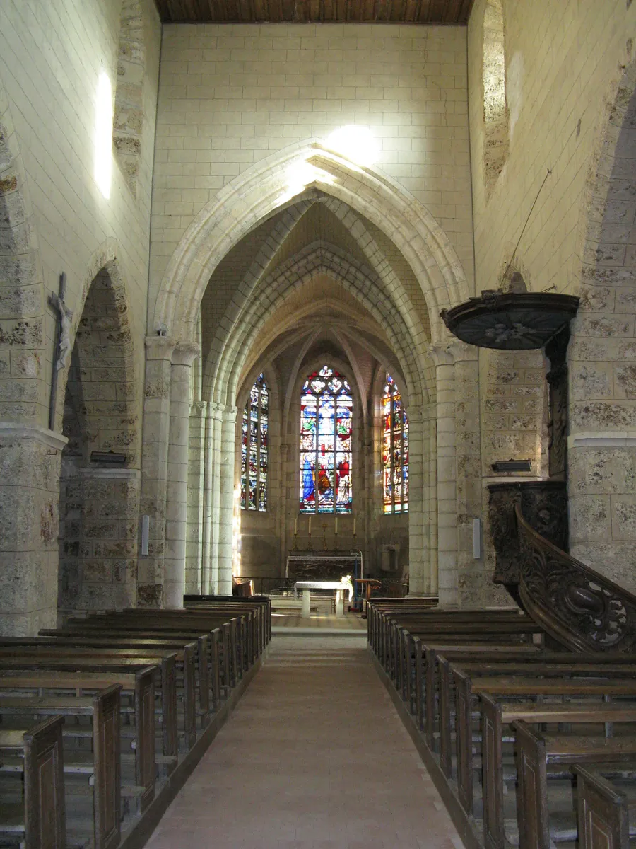 Image du carousel qui illustre: Visite guidée d'une église construite au XIIe siècle à Montmort-Lucy