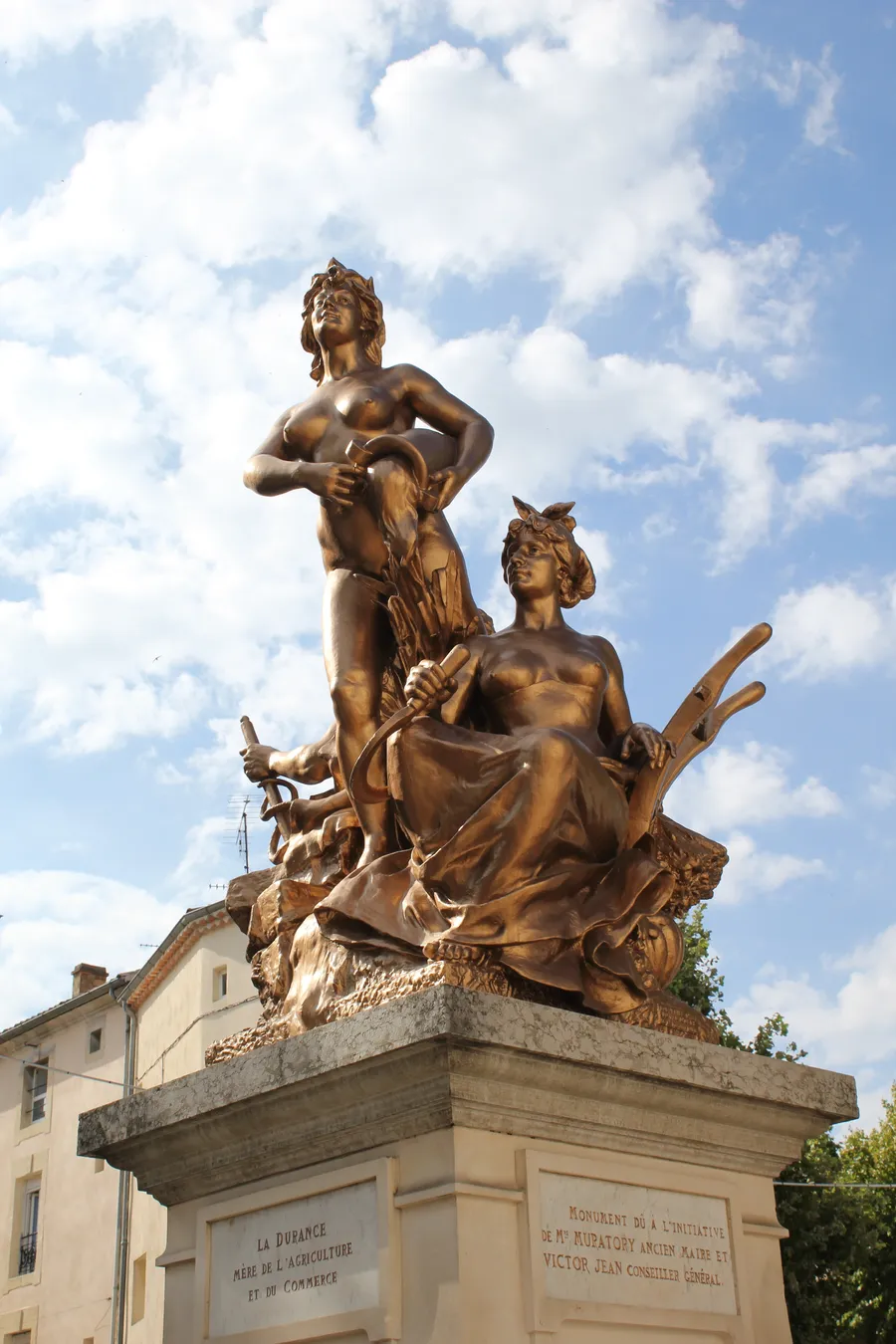 Image du carousel qui illustre: Fontaine De La Durance à Châteaurenard