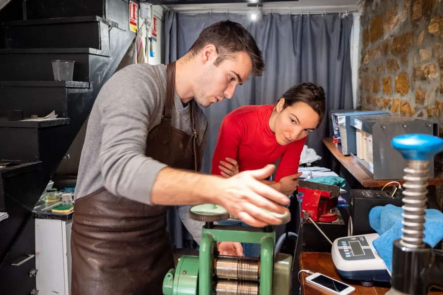 Image du carousel qui illustre: Fabriquez vos créoles en argent à Lyon