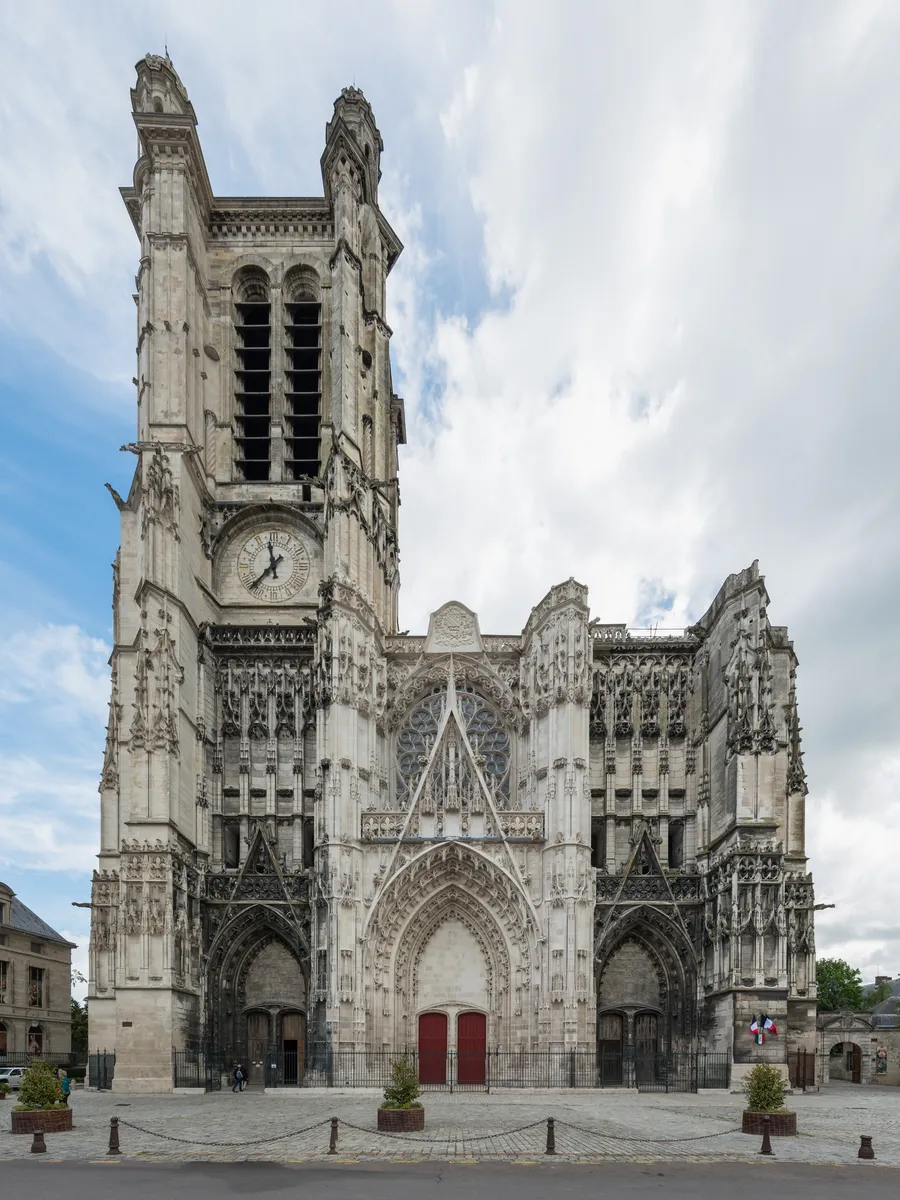 Image du carousel qui illustre: Cathédrale Saint-pierre Saint-paul à Troyes