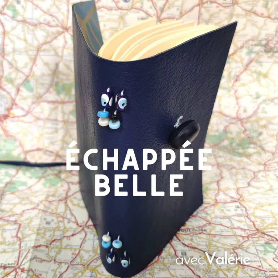 Image du carousel qui illustre: Fabriquez votre carnet de voyage en cuir à Castelnau-le-Lez