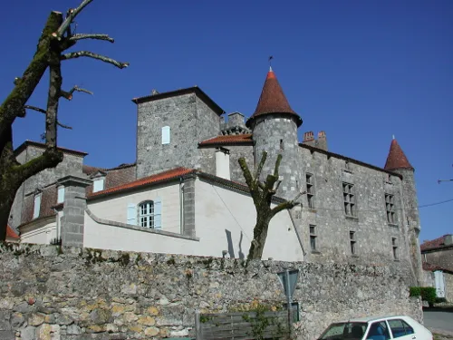 Image du carousel qui illustre: Xaintrailles, la balade du château à Xaintrailles