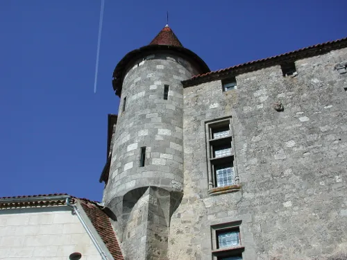 Image du carousel qui illustre: Xaintrailles, la balade du château à Xaintrailles