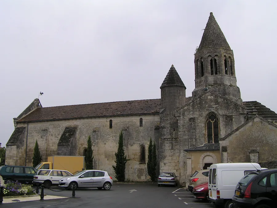 Image du carousel qui illustre: Eglise Saint-jean-baptiste De La Couronne à La Couronne