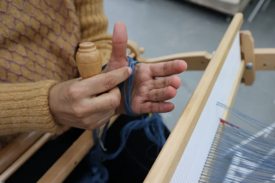 Image du carousel qui illustre: Apprenez à tisser votre coussin - 2J à Marseille