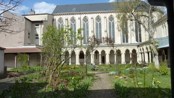 Image du carousel qui illustre: Visitez un couvent à l'architecture de style néo-gothique à Nancy