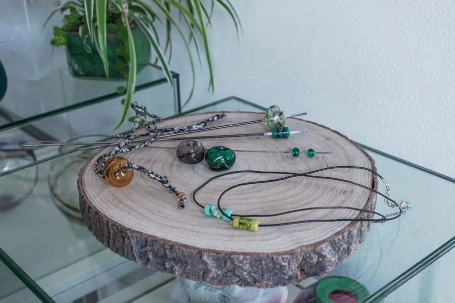 Image du carousel qui illustre: Réalisez vos bijoux en perles de verre à Isbergues