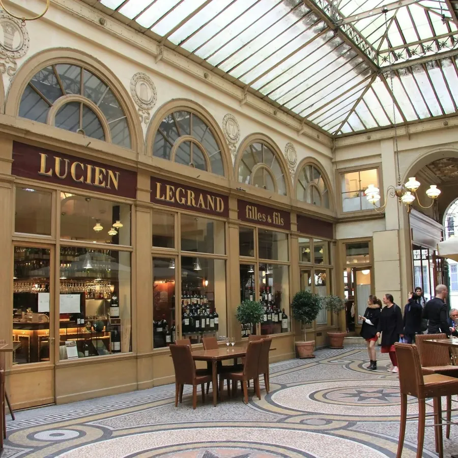 Image du carousel qui illustre: Les passages couverts de Paris à Paris