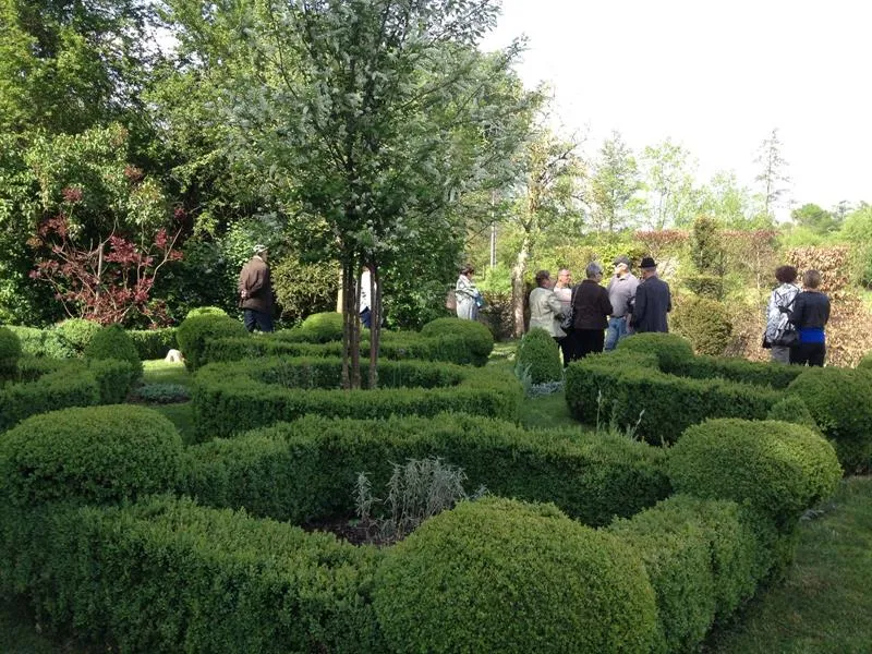 Image du carousel qui illustre: Visite Libre Des Jardins D'un Domaine Du Xvième Siècle à Uttenhoffen