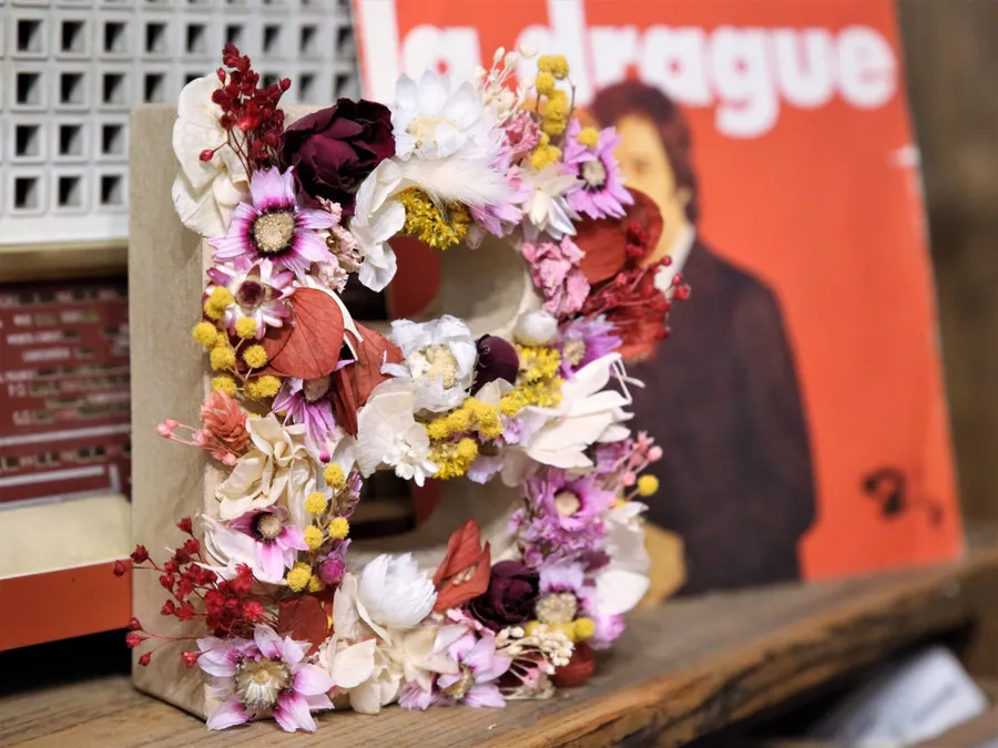 Image du carousel qui illustre: Réalisez votre lettre en fleurs séchées à Annecy