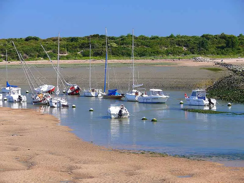 Image du carousel qui illustre: Port De Dives Cabourg Houlgate -  Mouillages  De La Dives à Dives-sur-Mer