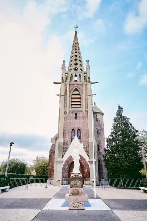 Image du carousel qui illustre: Eglise Saint-pierre à Condren