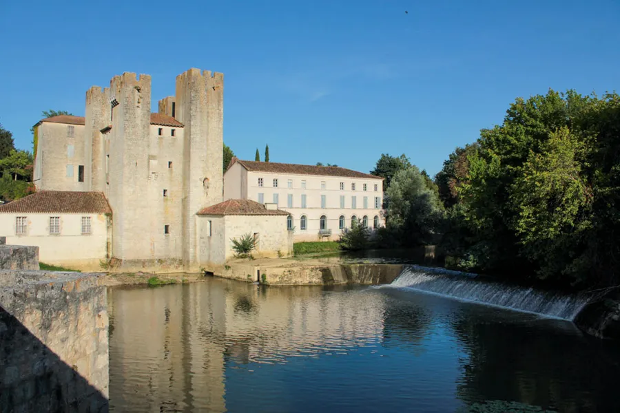 Image du carousel qui illustre: La Randonnée des bastides et châteaux en Albret à Lavardac