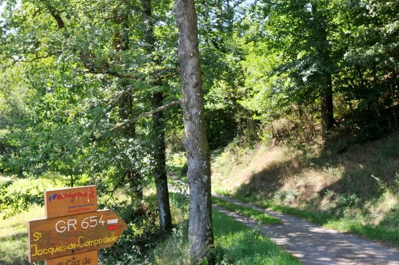 Image du carousel qui illustre: Chemin De Caux - La Mazière à Le Châtenet-en-Dognon