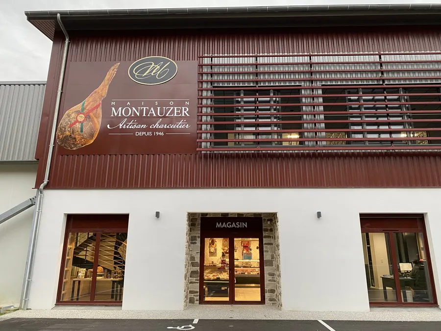 Image du carousel qui illustre: La Maison Montauzer à Bardos