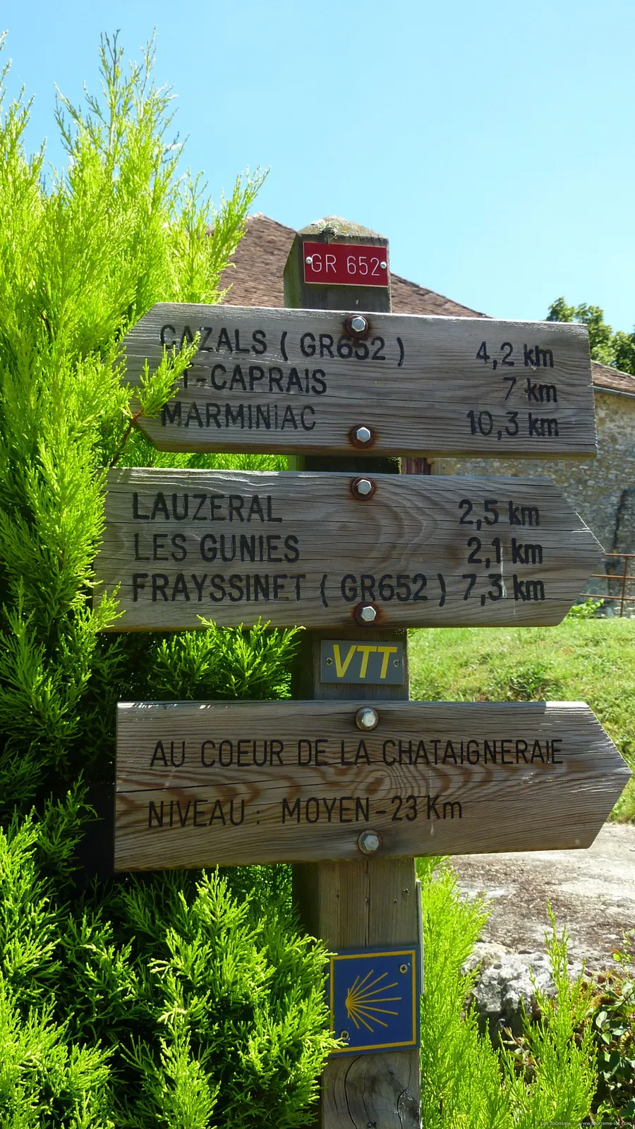Image du carousel qui illustre: Au Coeur de la Châtaigneraie à Montcléra