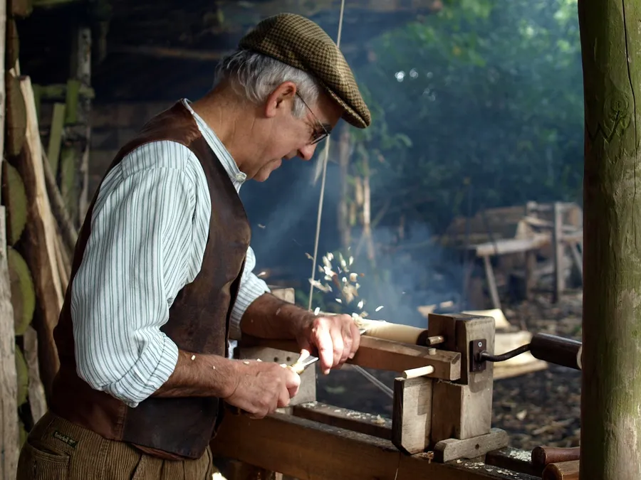 Image du carousel qui illustre: Démonstration d'artisanat : tourneur sur bois à Toujouse