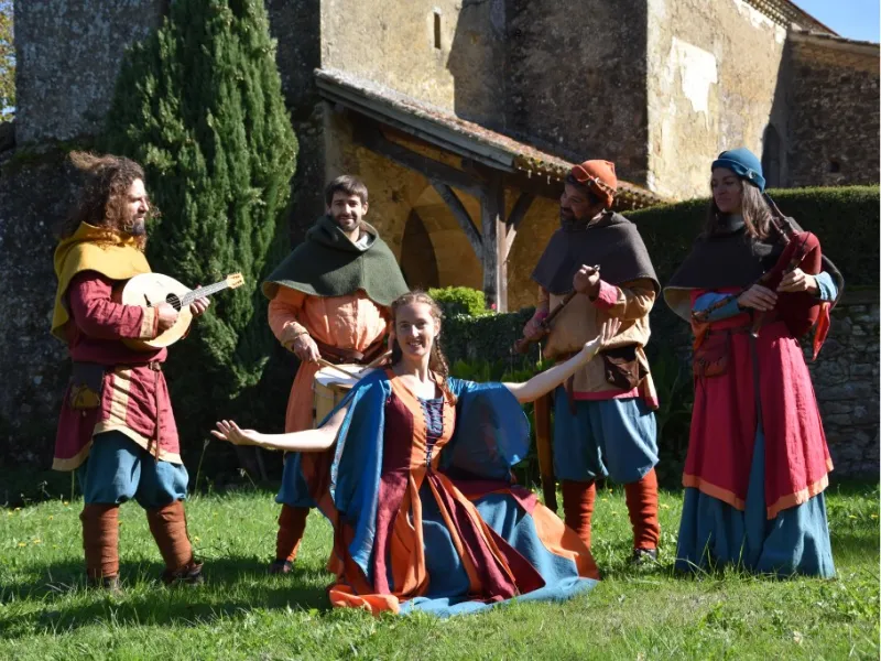 Image du carousel qui illustre: Concert De Musique Médiévale à Gavaudun