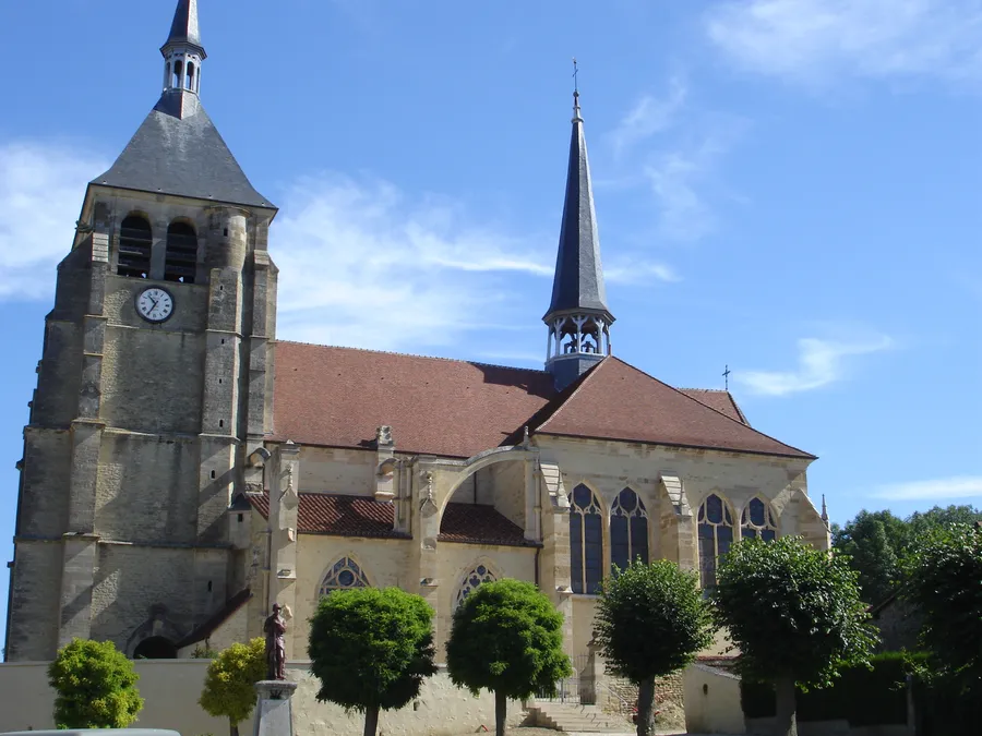 Image du carousel qui illustre: Eglise Saint-Laurent et Saint-Jean-Baptiste de Soulaines-Dhuys à Soulaines-Dhuys