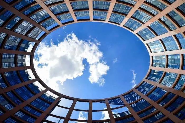 Image du carousel qui illustre: Circuit découverte du Parlement européen à Strasbourg : un week-end spécial autour de la photographie et de la littérature à Strasbourg