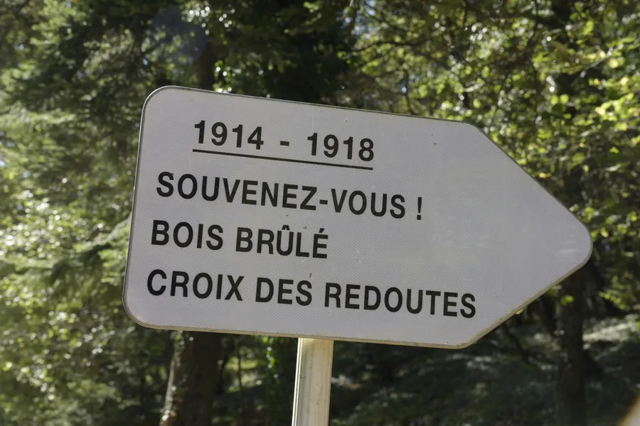 Image du carousel qui illustre: Visite guidée de tranchées françaises et allemandes à Apremont-la-Forêt