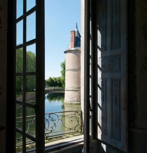 Image du carousel qui illustre: Visite guidée d'un château dans une atmosphère féérique à Haroué