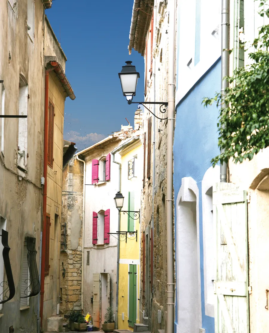 Image du carousel qui illustre: Balade Insolite Au Cœur Des Traditions Provençales à Istres