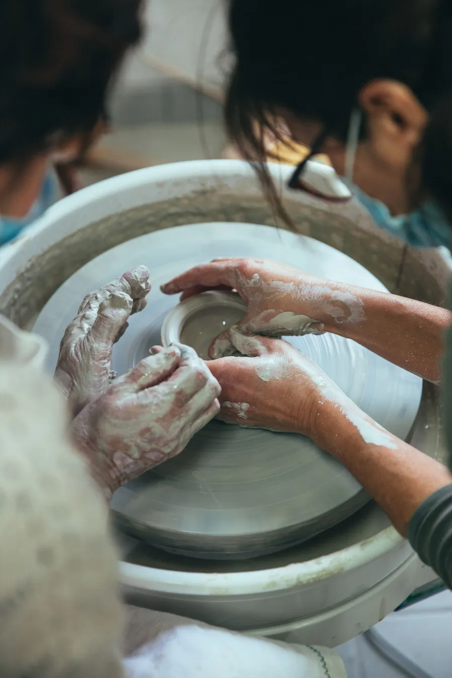 Image du carousel qui illustre: Tournez vos pièces en céramique à Sorigny