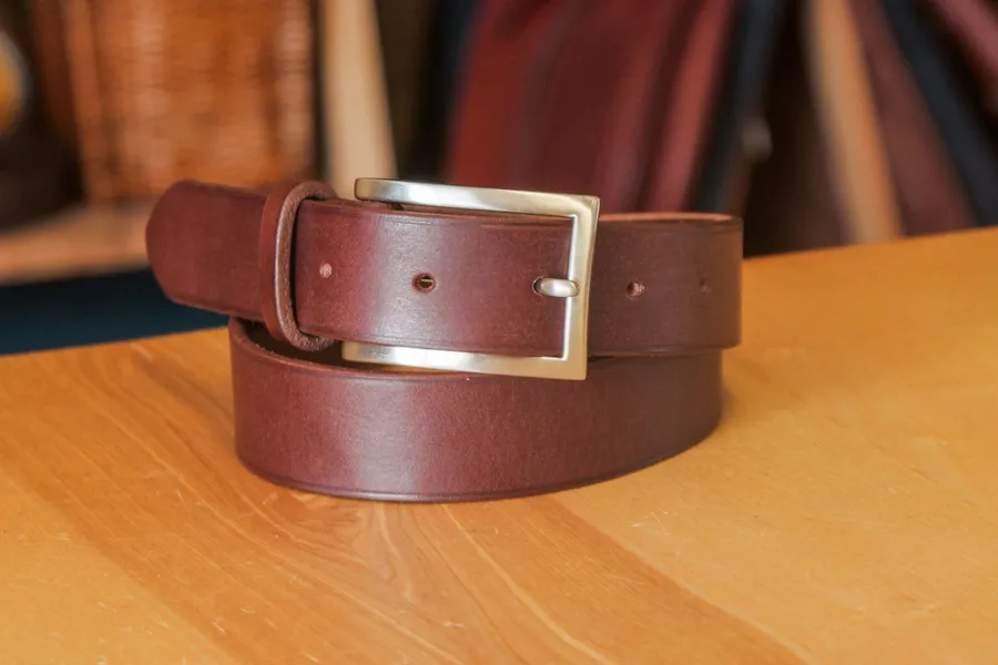Image du carousel qui illustre: Fabriquez votre ceinture en cuir à Châtellerault