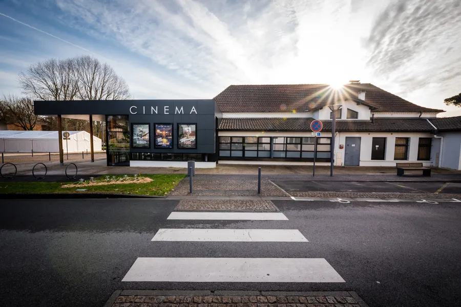 Image du carousel qui illustre: Cinéma Le Kursaal à Castets