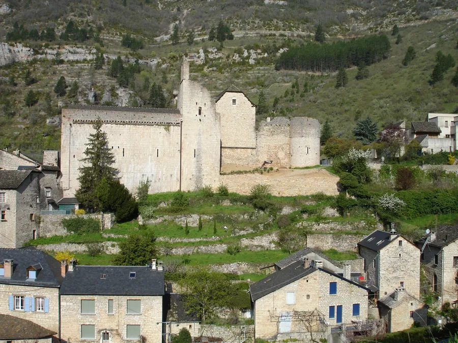 Image du carousel qui illustre: Ancienne Abbaye De Sainte-enimie à Gorges du Tarn Causses